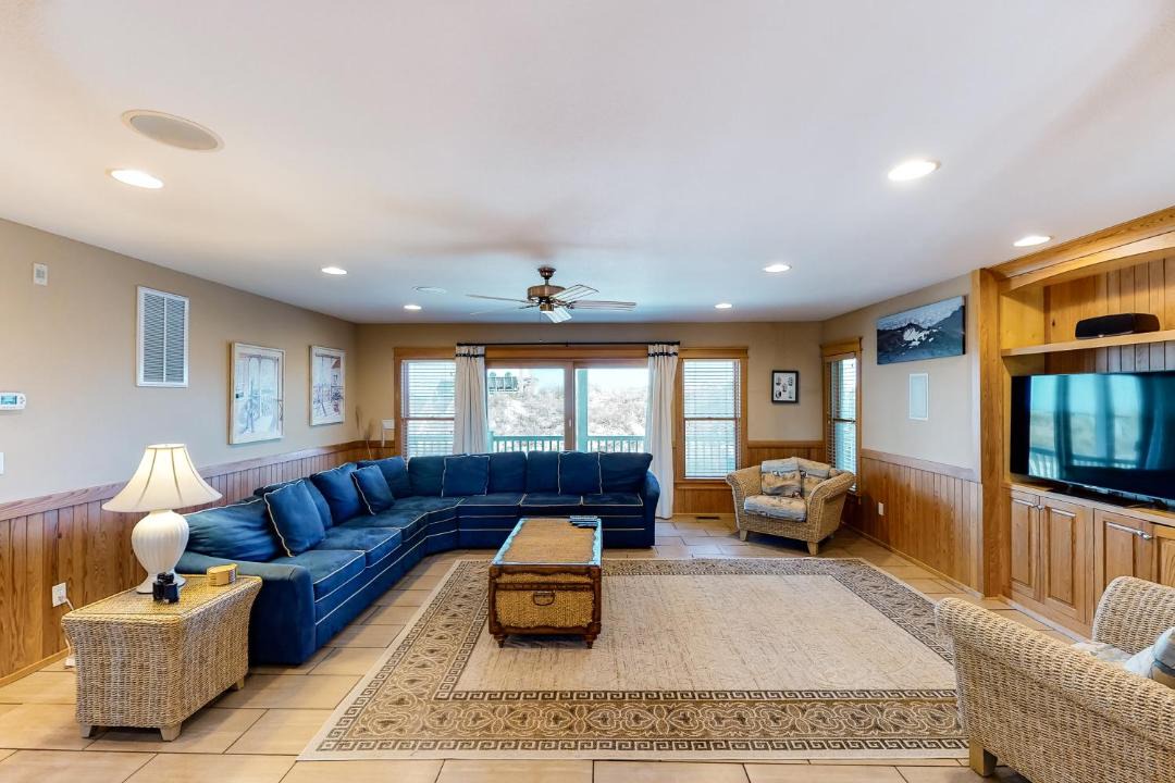 Photo of Livingroom in Whalehead Beach
