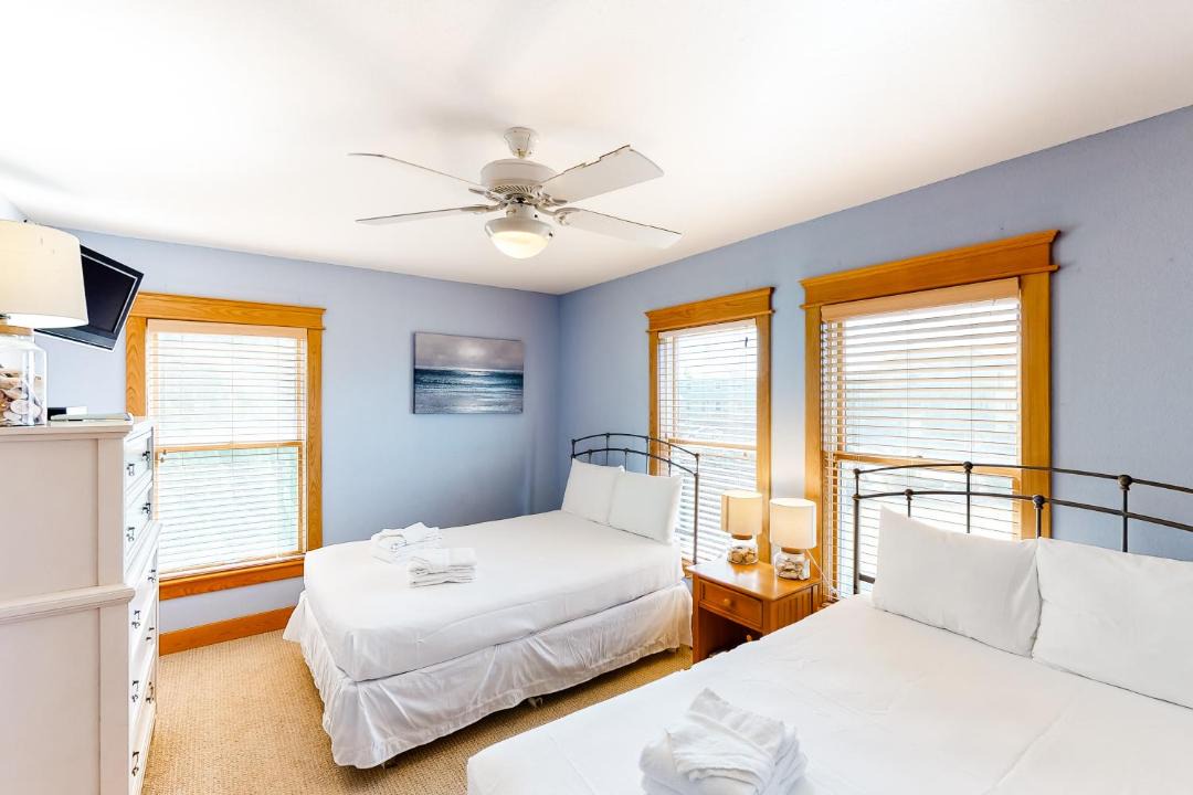 Photo of Bedroom in Whalehead Beach