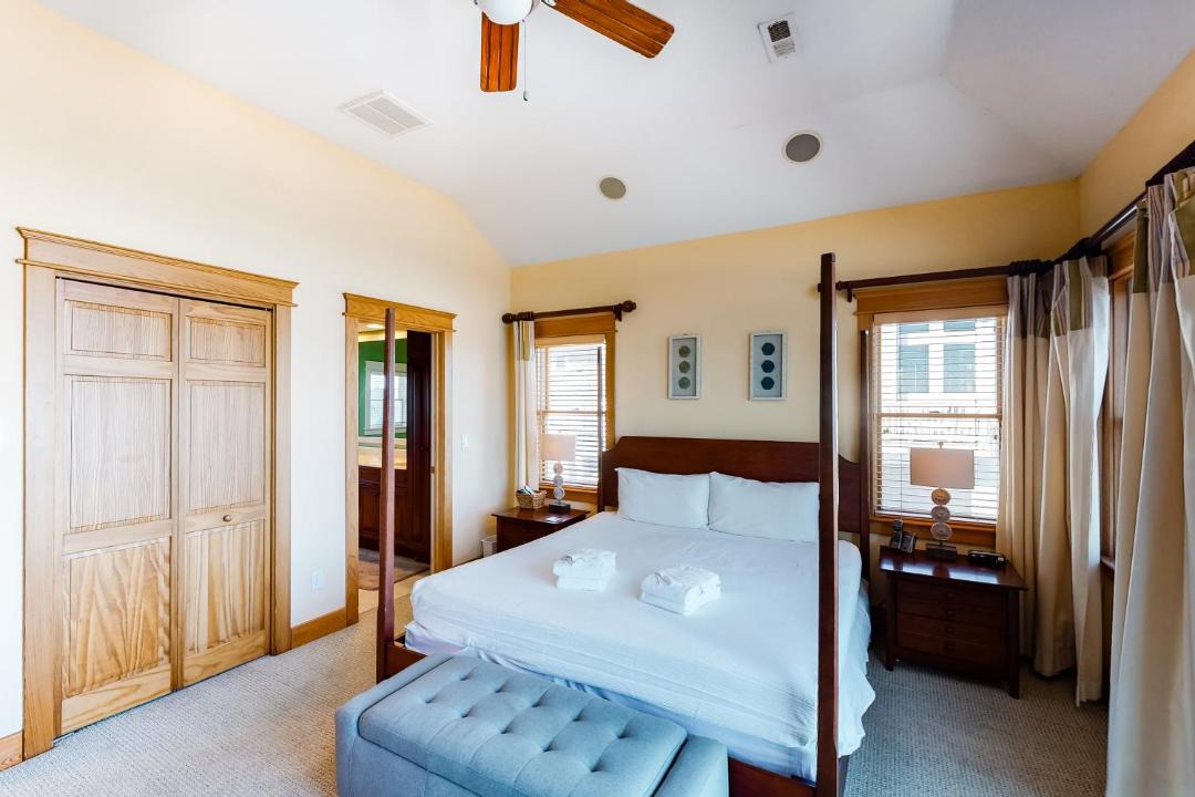 Photo of Bedroom in Whalehead Beach