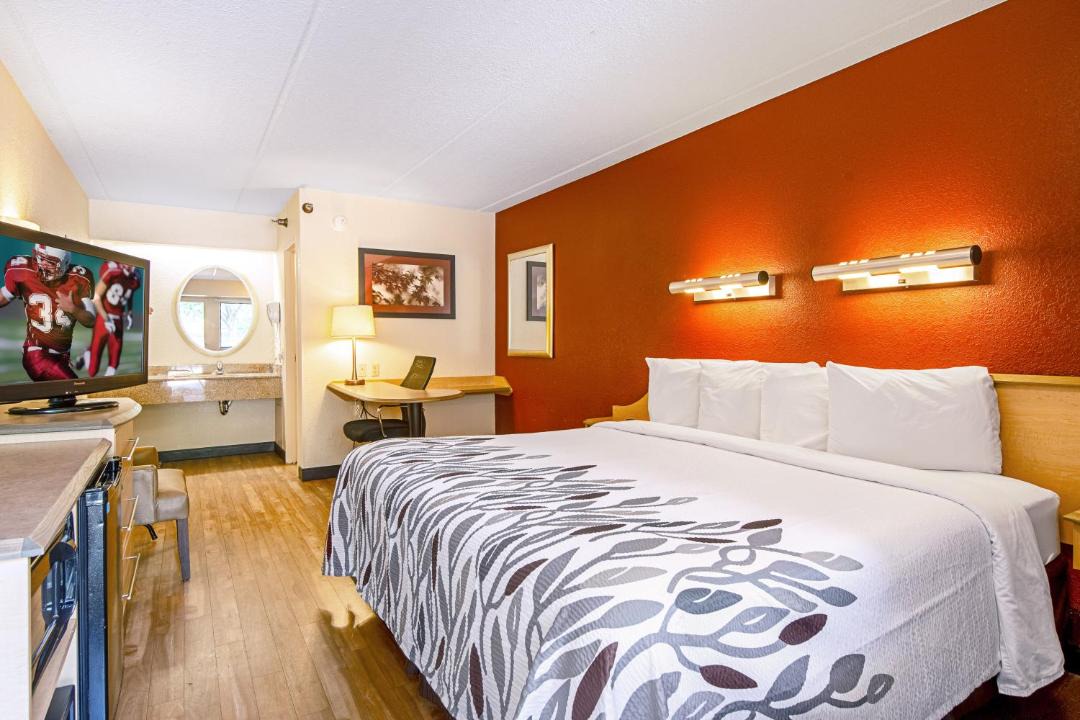 Photo of Bedroom in Palmetto Dunes