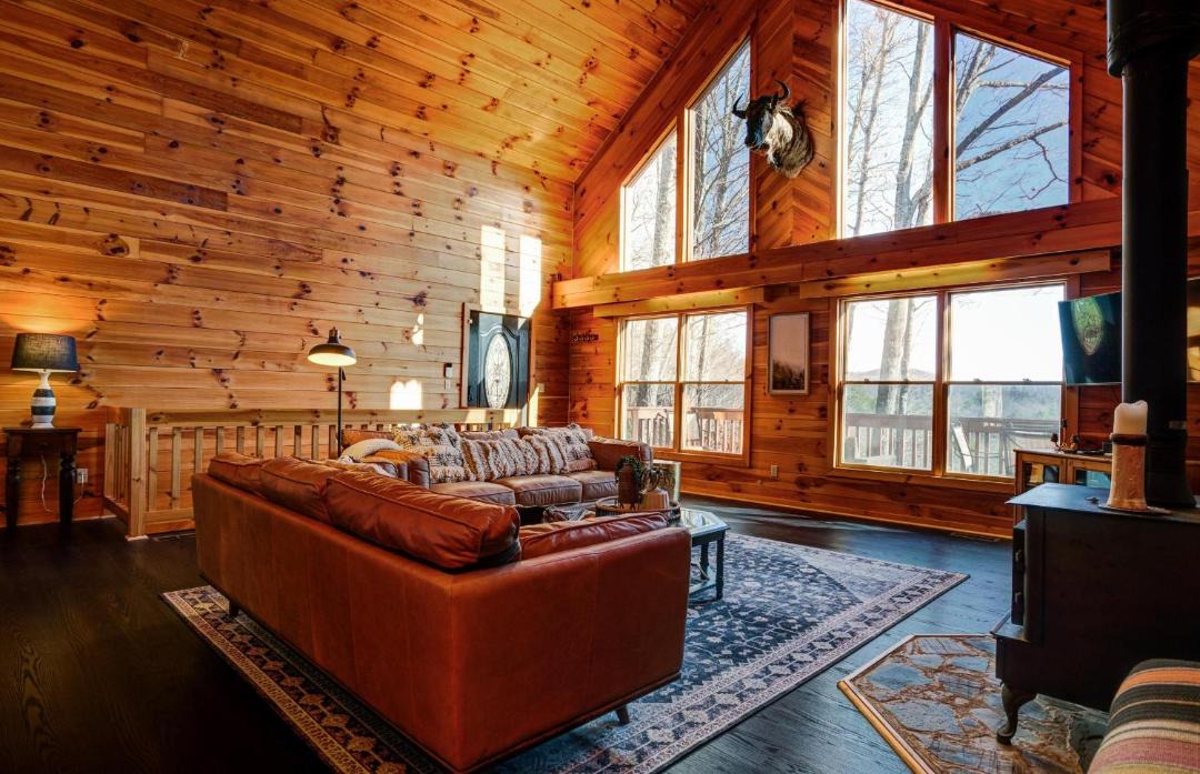 Photo of Livingroom in Lake Toxaway