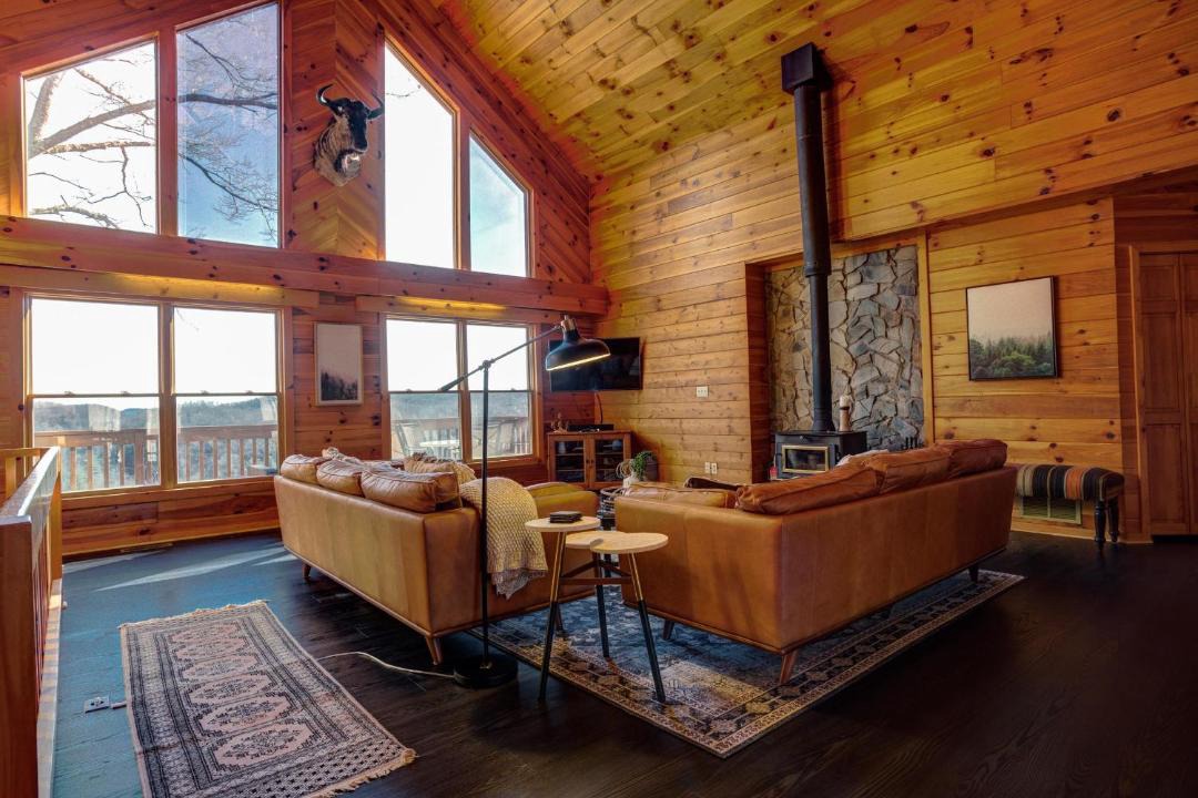 Photo of Livingroom in Lake Toxaway