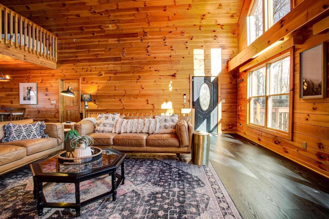 Photo of Livingroom in Lake Toxaway