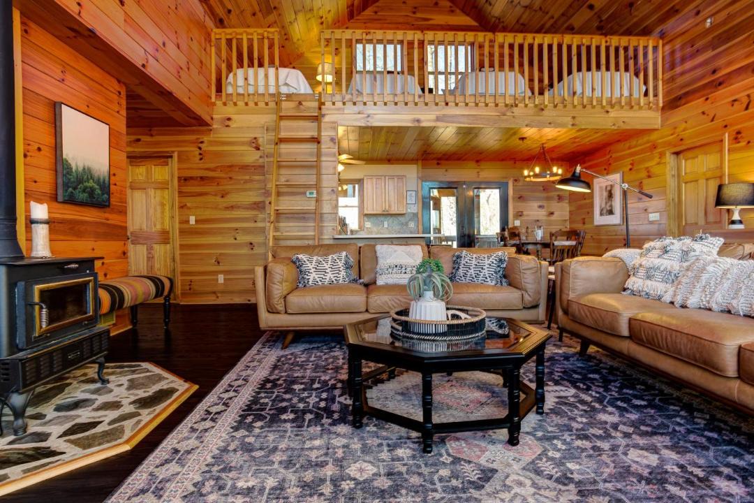 Photo of Livingroom in Lake Toxaway