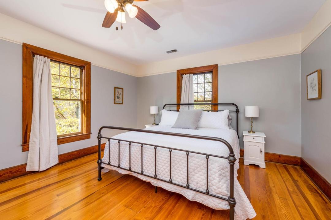 Photo of Bedroom in Hot Springs