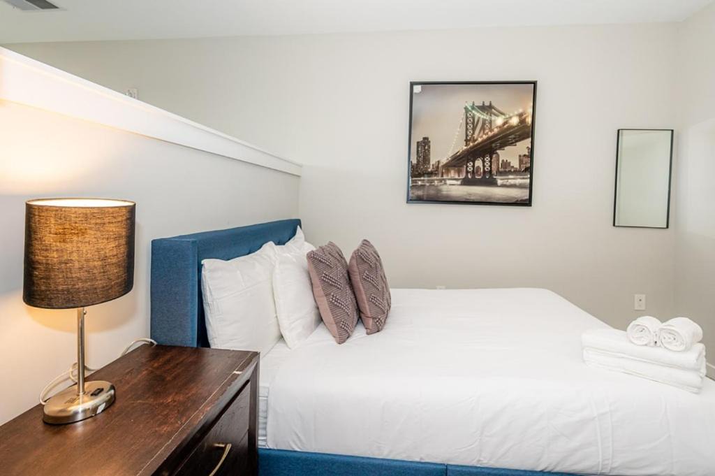 Photo of Bedroom in Plaza Midwood