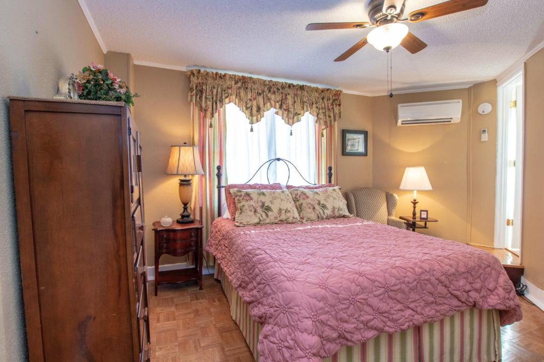Photo of Bedroom in Badin