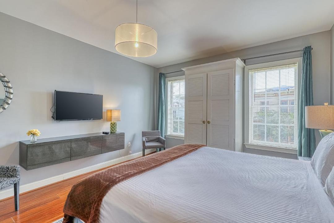 Photo of Others in Old West Broad Neighborhood