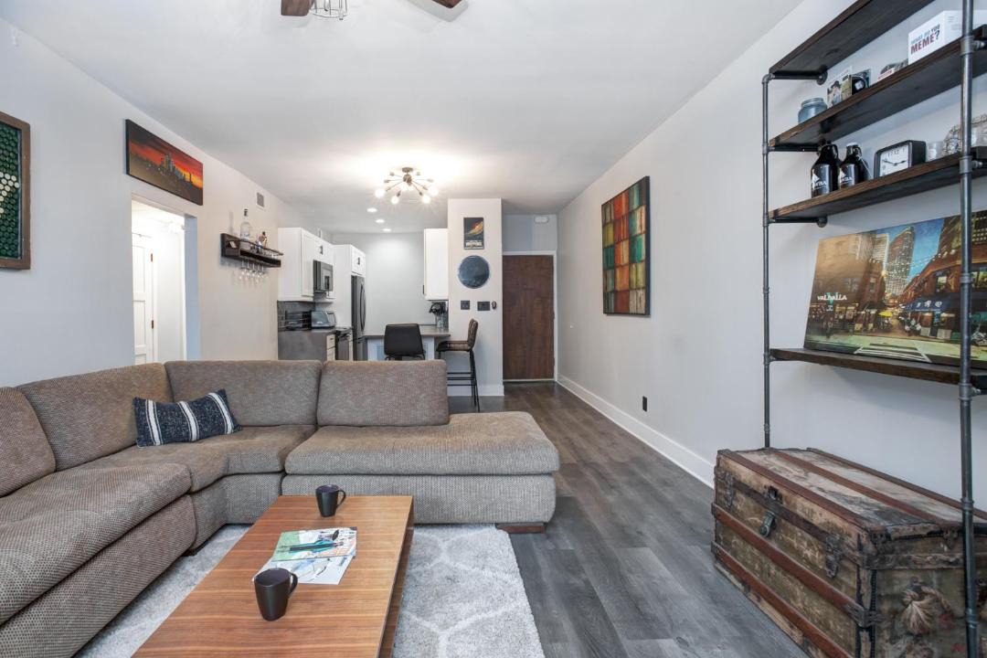 Photo of Livingroom in Charlotte Center City