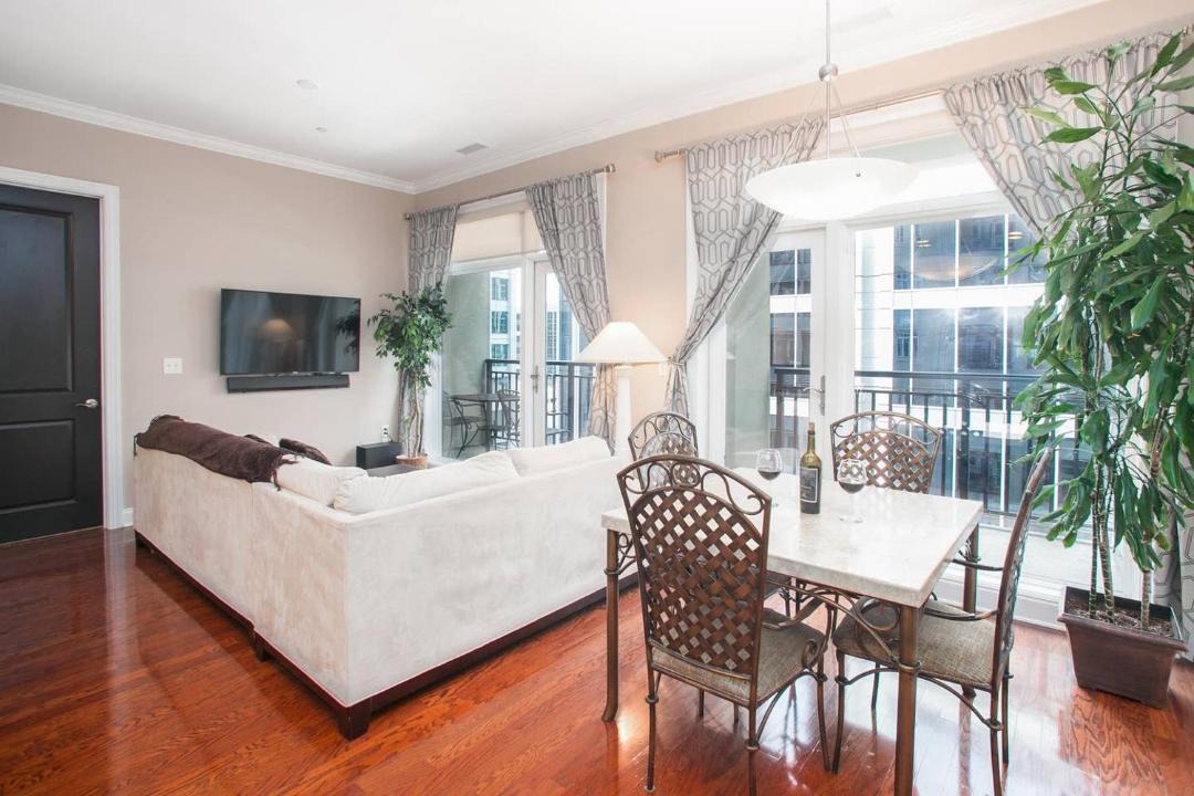 Photo of Livingroom in Charlotte Center City