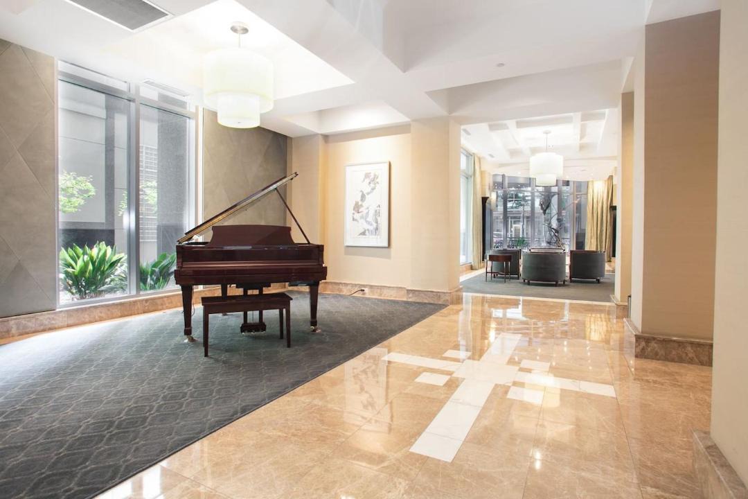 Photo of Livingroom in Charlotte Center City