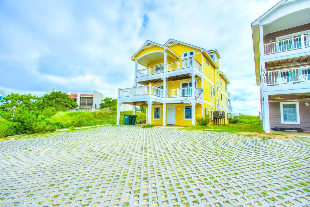 Photo of Buildings in Nags Head