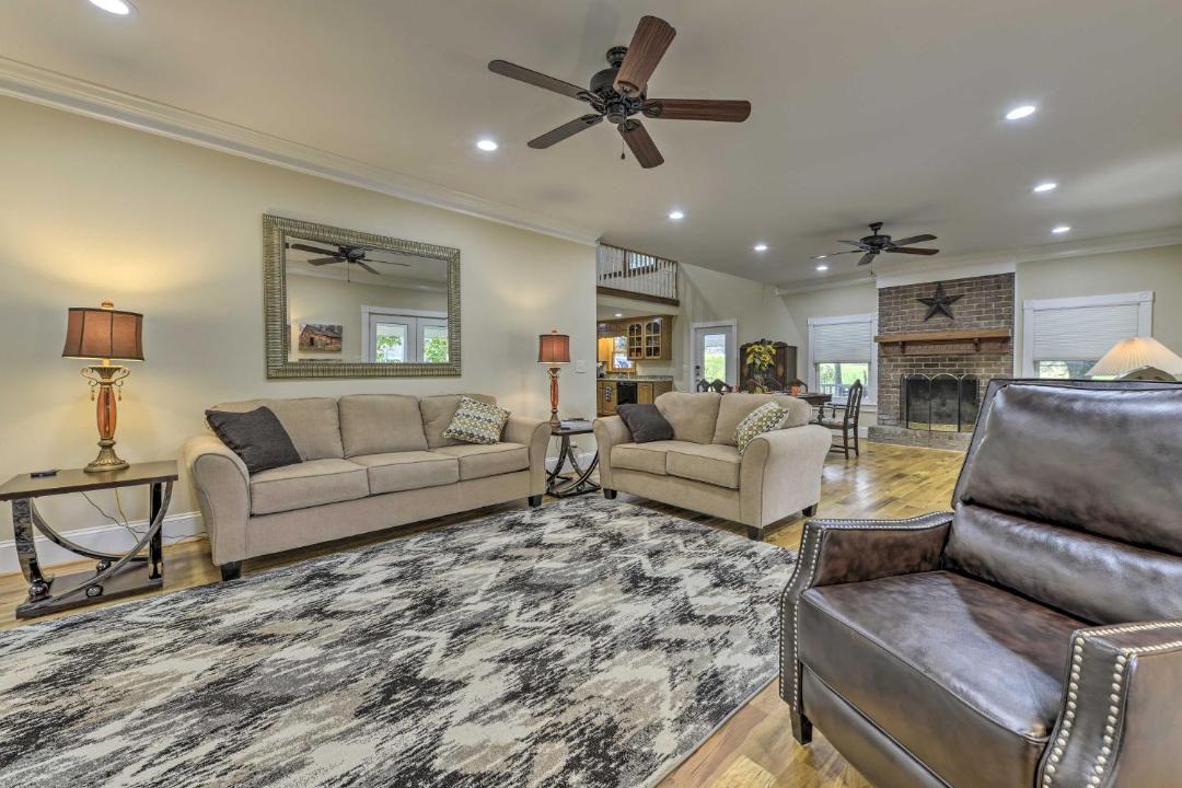 Photo of Livingroom in Pittsboro