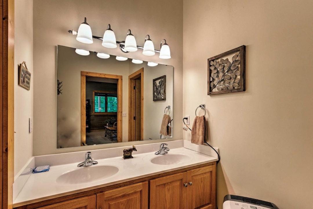 Photo of Bathroom in Charter Hills
