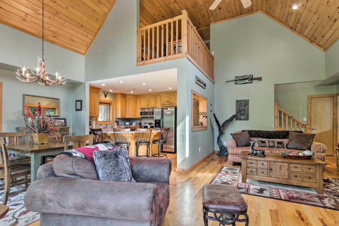 Photo of Livingroom in Charter Hills