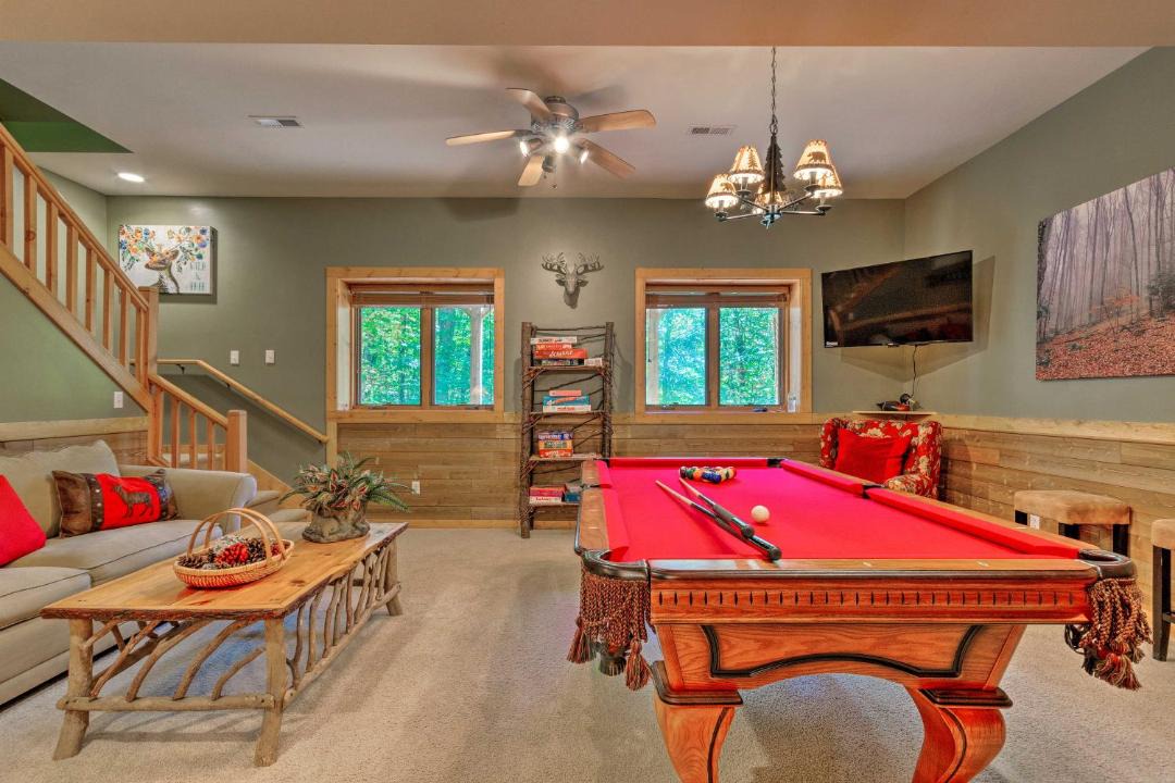 Photo of Livingroom in Charter Hills