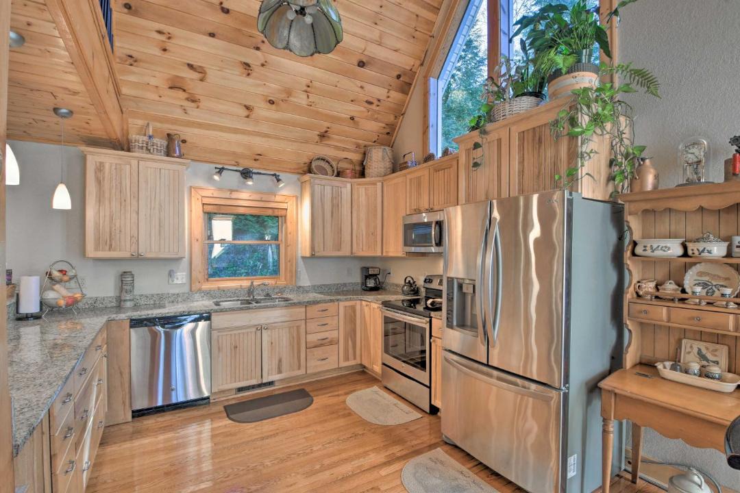 Photo of Kitchen in Santeetlah
