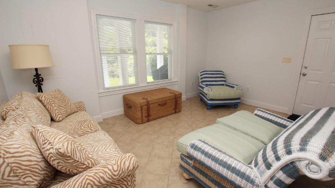 Photo of Livingroom in Monteray Shores