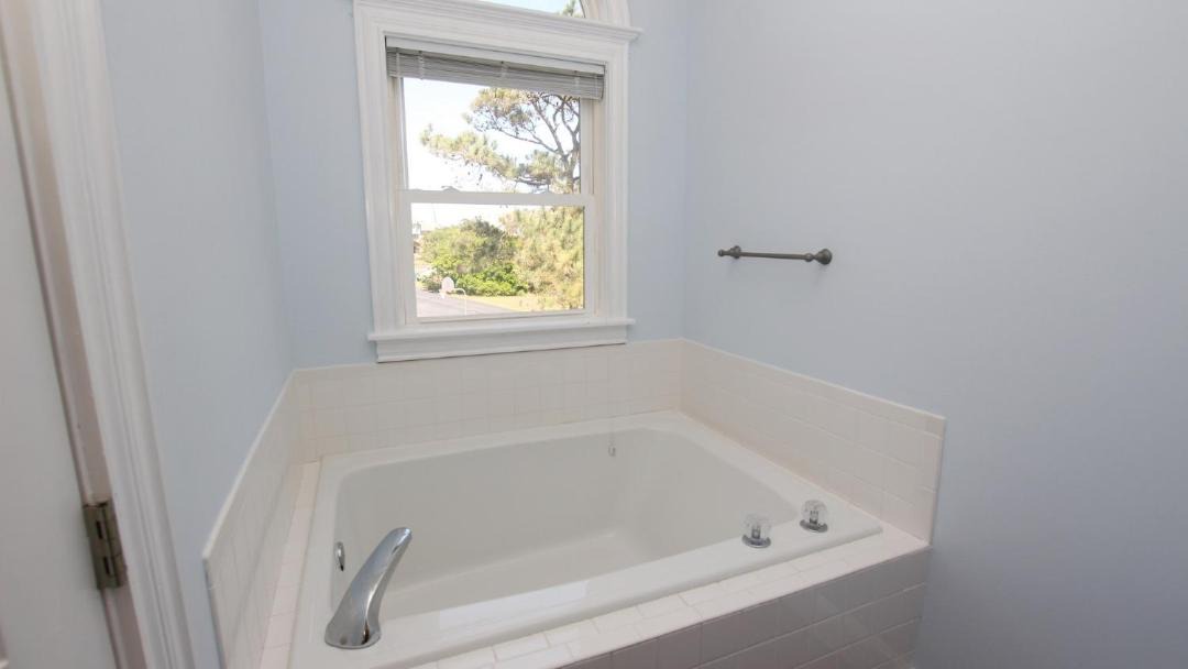 Photo of Bathroom in Monteray Shores