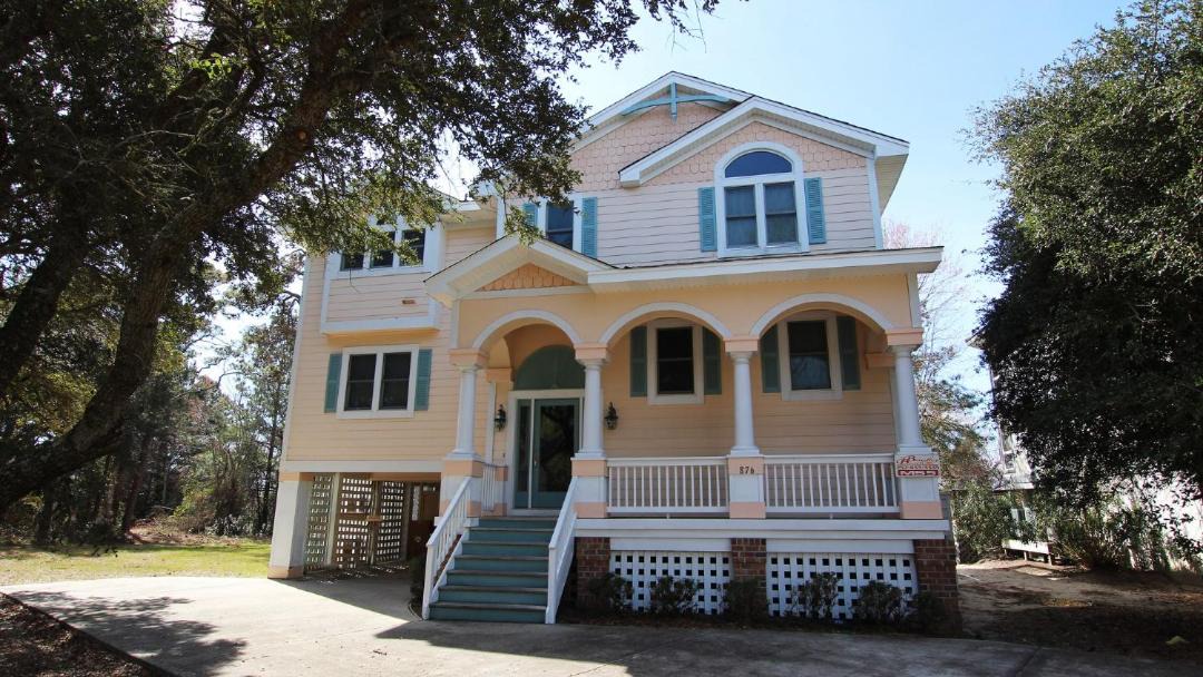 Photo of Buildings in Monteray Shores