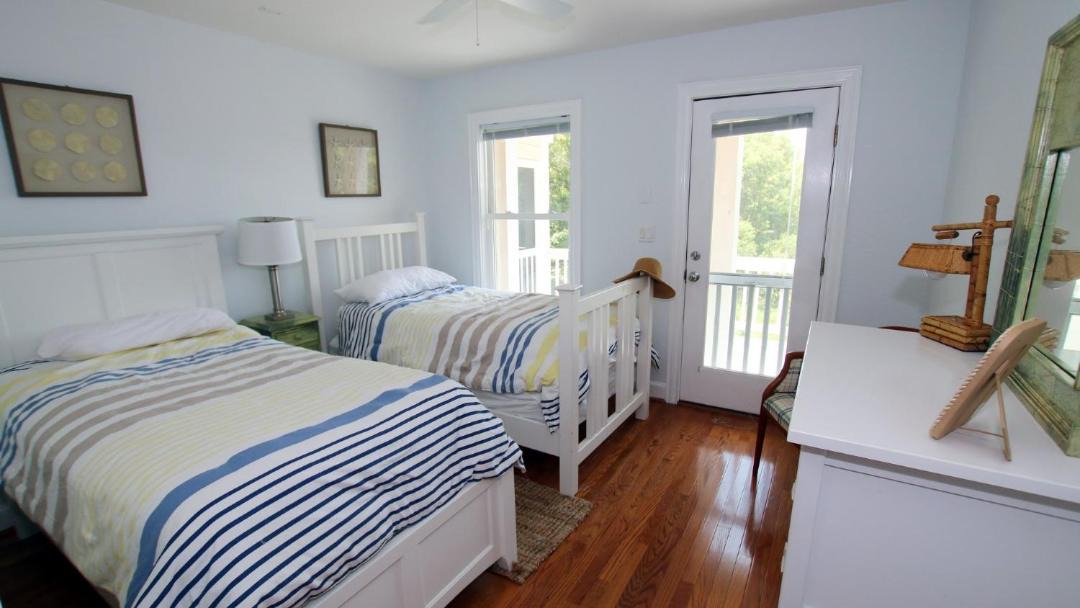 Photo of Bedroom in Monteray Shores