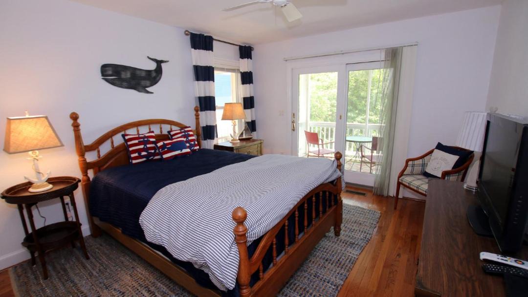 Photo of Bedroom in Monteray Shores