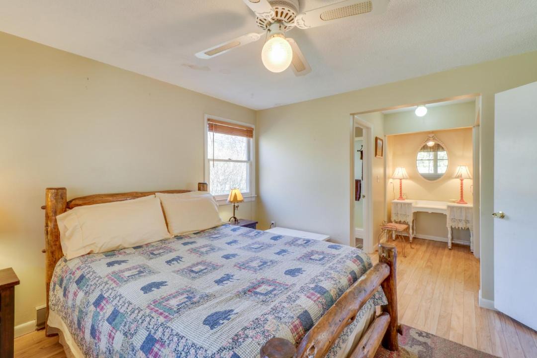 Photo of Bedroom in Cullowhee