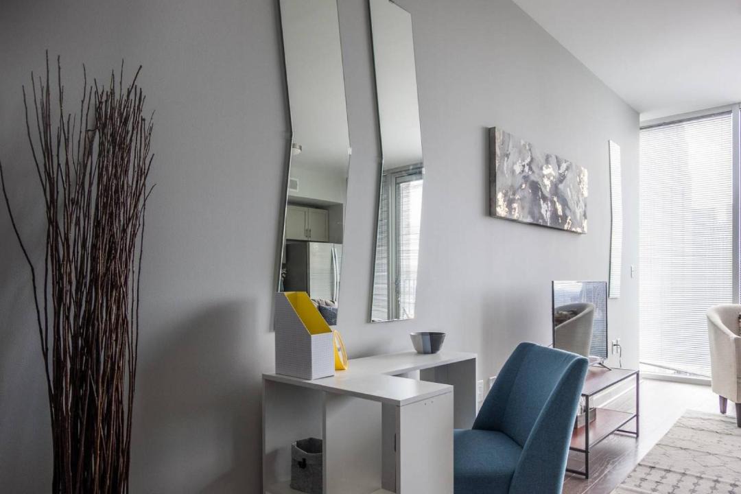 Photo of Livingroom in Charlotte Center City