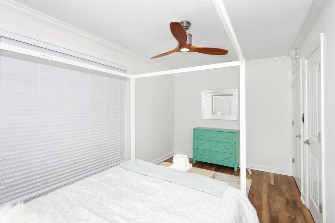 Photo of Bedroom in Willoughby Spit