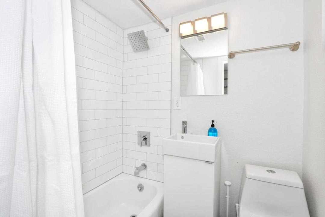 Photo of Bathroom in Willoughby Spit