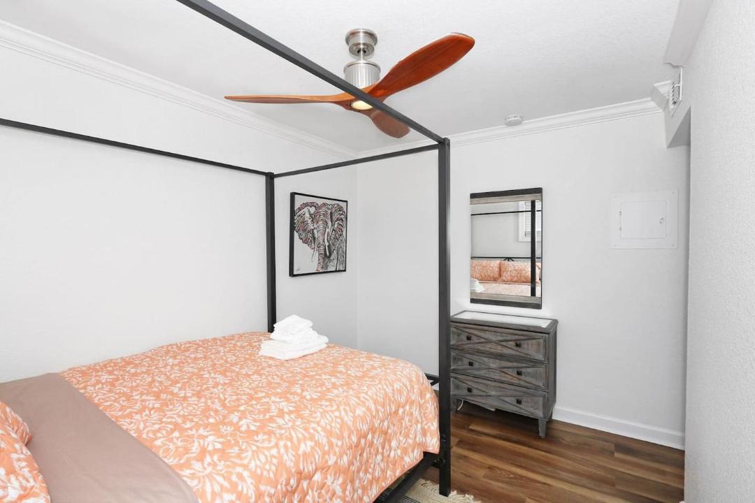 Photo of Bedroom in Willoughby Spit