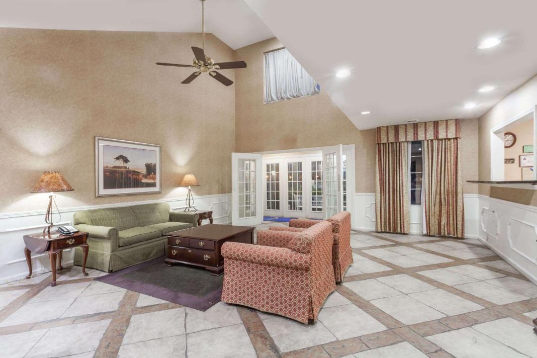 Photo of Livingroom in Hickory