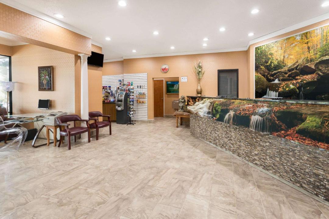 Photo of Livingroom in Asheville