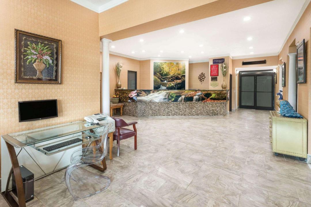 Photo of Livingroom in Asheville