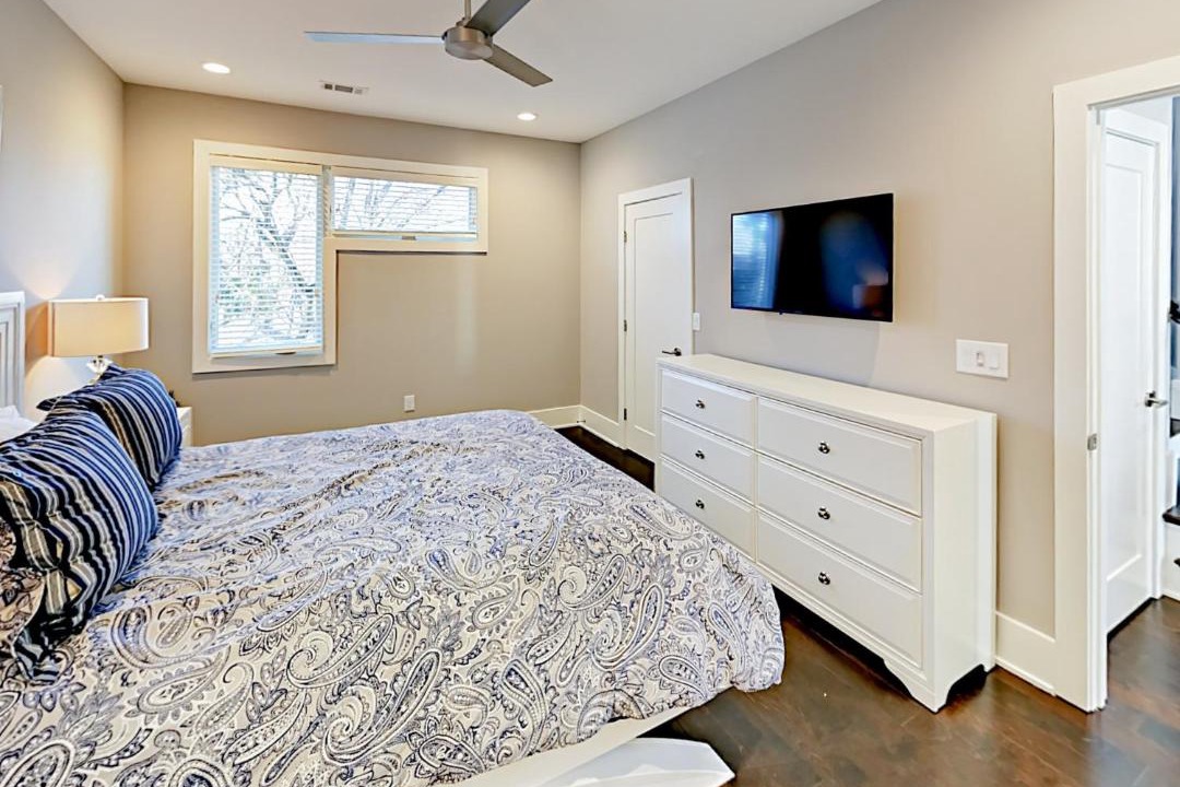 Photo of Bedroom in Historic Waverly