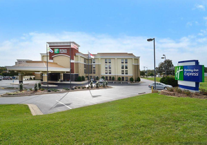 Holiday Inn Express Burlington, an IHG Hotel