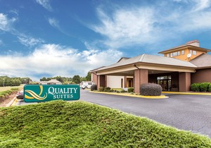Quality Suites Convention Center - Hickory