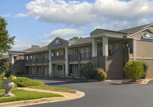 Days Inn by Wyndham Raleigh Glenwood-Crabtree