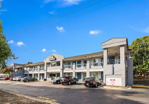 Days Inn by Wyndham Raleigh Glenwood-Crabtree