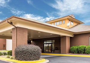 Quality Suites Convention Center - Hickory