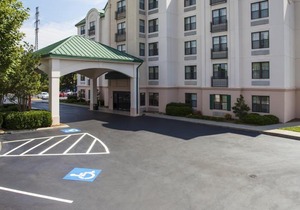 Comfort Suites Hanes Mall