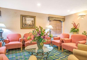 Days Inn by Wyndham Louisburg