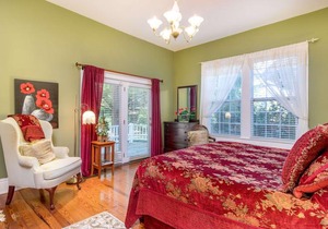 Highland Lake Inn & Resort - Flat Rock