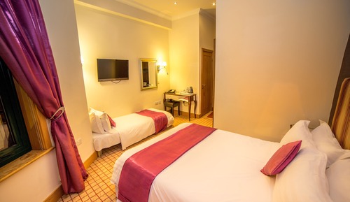 Classic Room, Multiple Beds