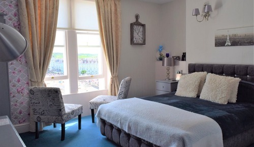 Classic Double Room, Ensuite, Sea View