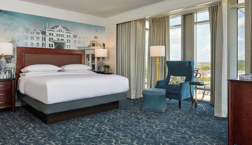 Club Room, 1 King Bed (Top Floor)