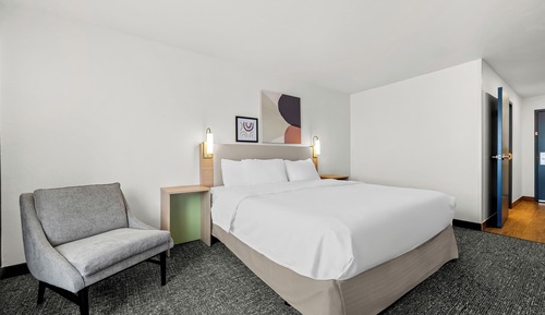 Room, 1 King Bed, Accessible (Mobility, Roll-In Shower)