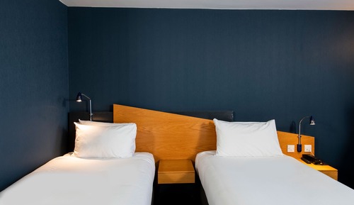 Standard Room, 2 Twin Beds (with Free Hot Breakfast)