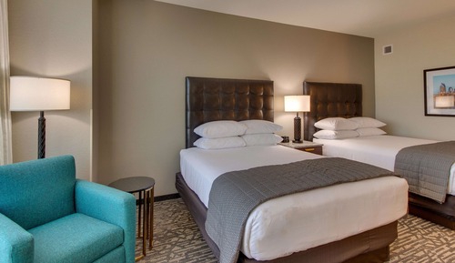 Room, 2 Queen Beds, Accessible (Roll-in Shower)