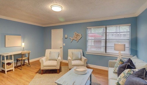 House (2 Bedrooms)
